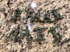 Lot of 14 Dark Plastic US Military Soldiers - 2 1/4 - 5 are mis formed