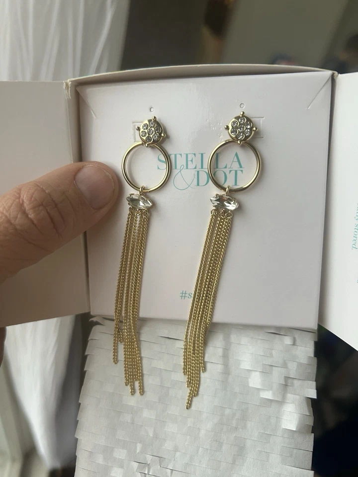 Pendientes llamativos de latón sumergido en oro con caja original Stella & Dot GRACIE CHANDELIER Foto 3 de 4