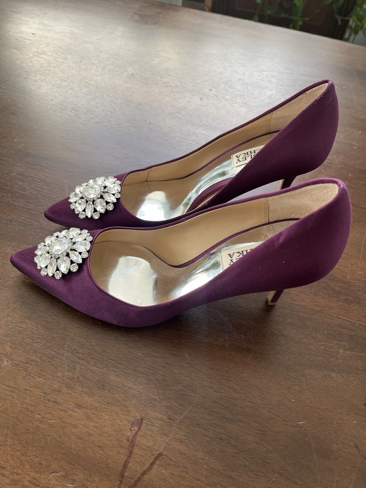 Badgley Mischka Dacy Purple Satin Embellished Pointed Toe Pumps Size 7.5 Wedding