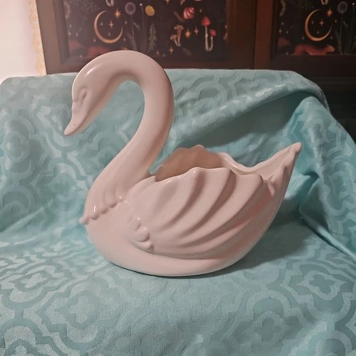 Vintage Hull Pottery Ivory White Swan Planter 812 USA