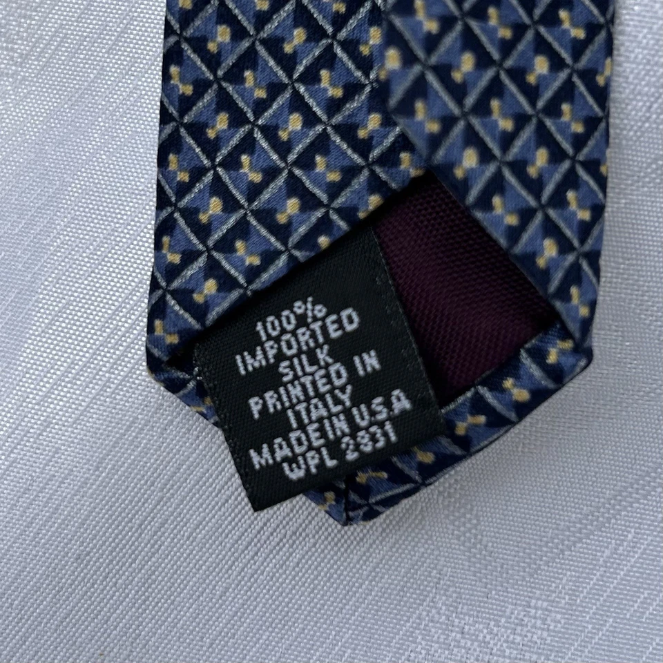 Мужской синий с черным и золотым геометрическим шелковым галстуком Zylos George Machado 60 дюймов x 4 дюйма - Изображение 4 из 4