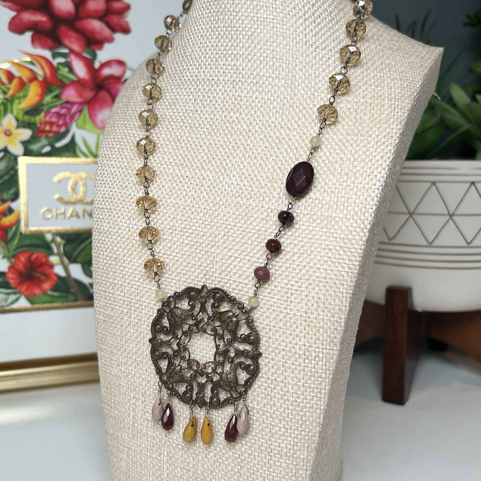 Vintage-Inspired Statement Necklace Multi-Color G… - image 3