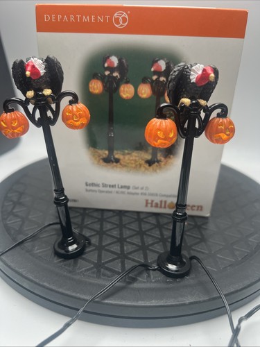 Department 56 Halloween Gothic Streep Lamp with Vultures #56-52961 - Picture 2 of 5
