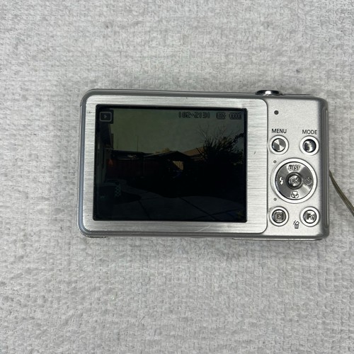 Samsung TL110 14.4MP Digital Camera Silver - Picture 4 of 5