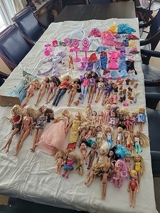 Lot D'accessoires Vintage Pour Poupée Barbie - Pièces Uniques