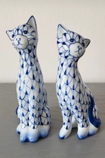 Figurines statuettes élégant couple de chats porcelaine bleu blanc Andrea Sadek