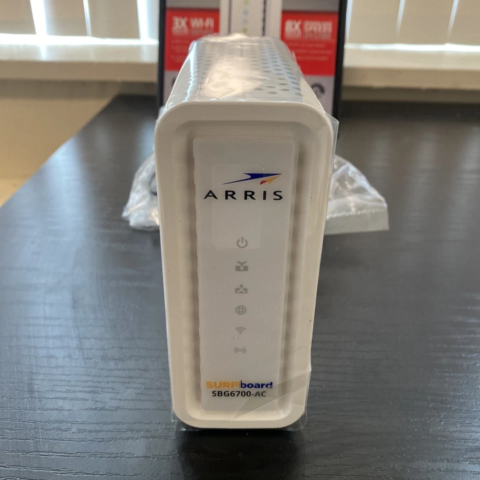 New ARRIS Surfboard Docsis 3.0 Cable Modem & AC1600 Dual Band Wi-Fi Router - Image 2 of 4