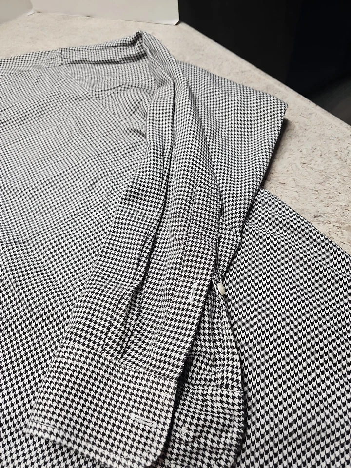 Harold Powell Men's Black And White Houndstooth Long Sleeve Dress Shirt Size M - Image 3 of 4