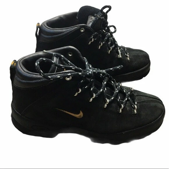Black nike cheap hiking boots