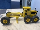 Tonka Road Grader Scraper MR-970 Die Cast Toy Vintage Yellow Pressed Steel, 18"