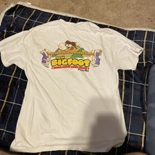 Bigfoot Pizza Hut Shirt Large