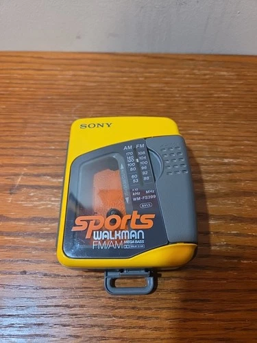 Vintage Sony Sports Walkman WM-FS399 Cassette Player AM FM Radio Tested.