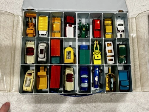 Matchbox Carry Case + 25 Vintage Cars Made by Lensey Made In England