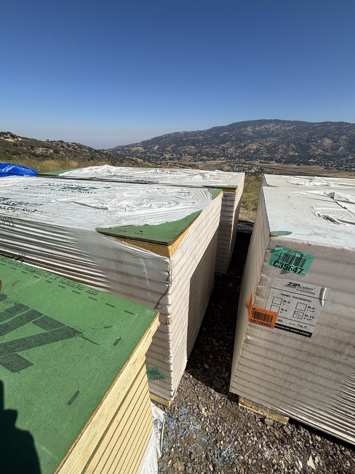 87 sheets Zip System R12 insulated sheathing panels Huber Engineered ...
