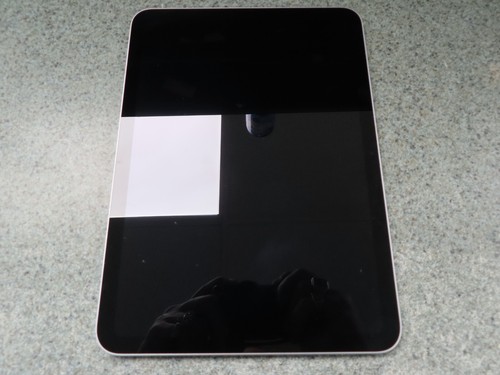 iPad 10th Generation A2696 64 GB, Wi-Fi, 10.9 in Silver Please Read