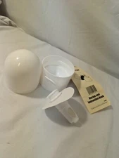 NEW The Pampered Chef Lemon Aid Citrus Extractor Juicer White #2301 keeper w lid