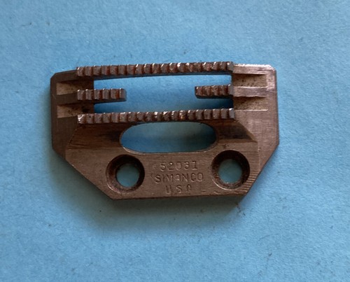 *USED* 52031-SINGER-FEED DOG FOR SEWING MACHINES-FREE SHIPPING*