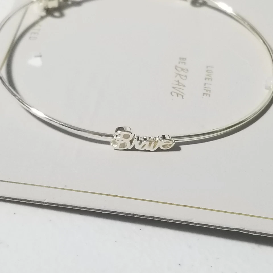 Женский посеребренный тонкий расширяемый смелый браслет с подвеской — серебристый - Изображение 2 из 4