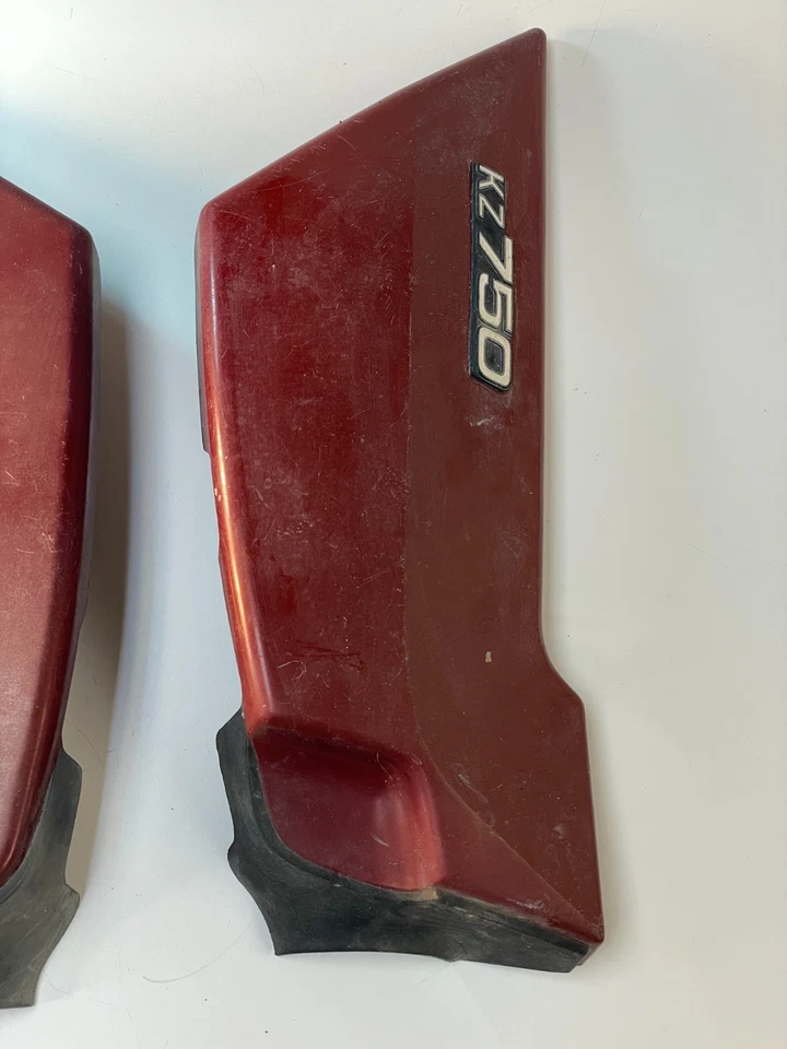 Kawasaki KZ750 1976 cubiertas laterales izquierda derecha Foto 3 de 4