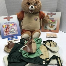 Vintage 1985 Original WOW Teddy Ruxpin, 2 Cassettes and Books  Outfit AS IS