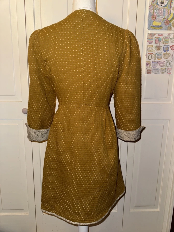 Casaco peplum salpicado vintage feminino Ryu tamanho G dourado e branco, colarinho floral de tecido - Imagem 3 de 4