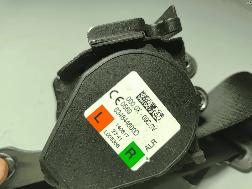 Оригинальный задний 2-рядный левый или правый натяжитель ремня безопасности для BMW 530i 540i 550 2018-2023 годов выпуска - Изображение 3 из 4