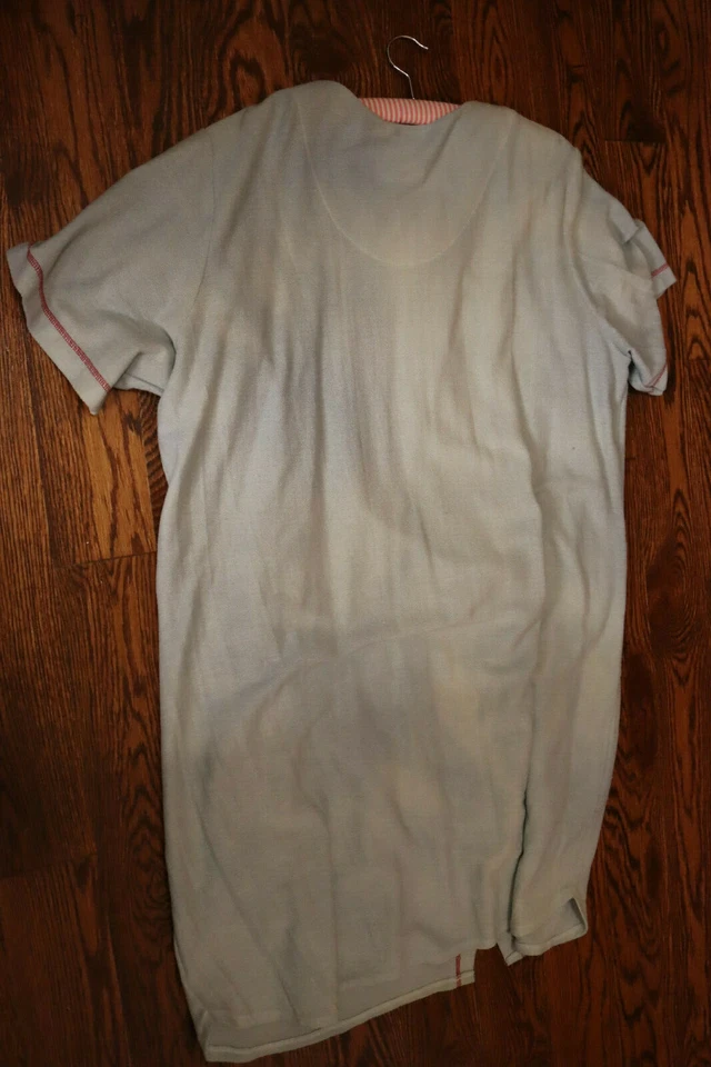 Bata y vestido cerezas de colección 42" largo 56" tela suave a la cadera, bordado Foto 2 de 4