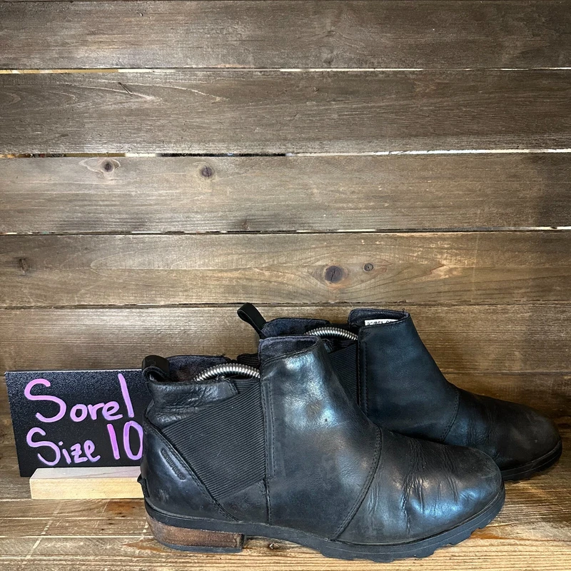 sorel emilie chelsea leather waterproof ankle guc boots