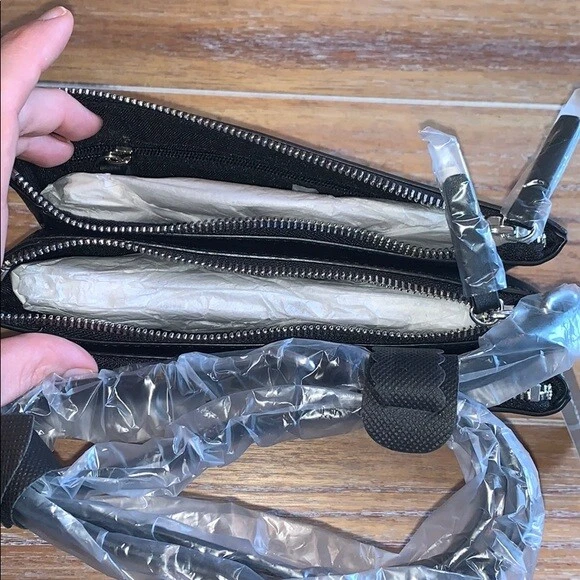 NOVO! $78 Bolsa tiracolo French Connection Reese COMPARTIMENTO TRIPLO - AZUL MARINHO ESCURO - Imagem 2 de 4