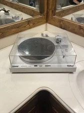 Yamaha P-550 Natural Sound Direct Drive Turntable Full Automatic FG Servo