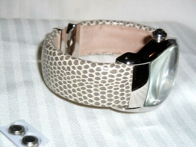 VTG Joan Rivers Classic Collection Crystal Face Silver-Tone Metal Bracelet Watch Joan Rivers Watch | Mercari main image 3