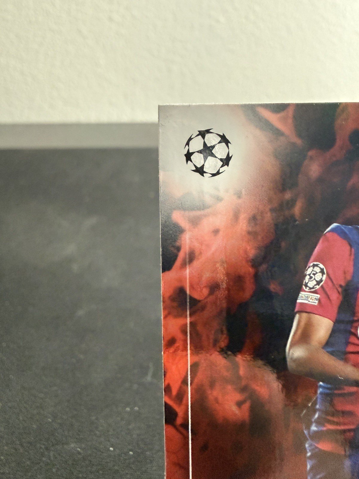 2023-24 Topps UEFA Club Competitions - Lamine Yamal #64 Inferno Foil (RC) view 4