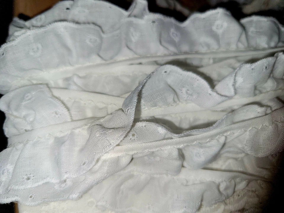 Gran lote vintage de variedad de adornos de ojales Foto 4 de 4