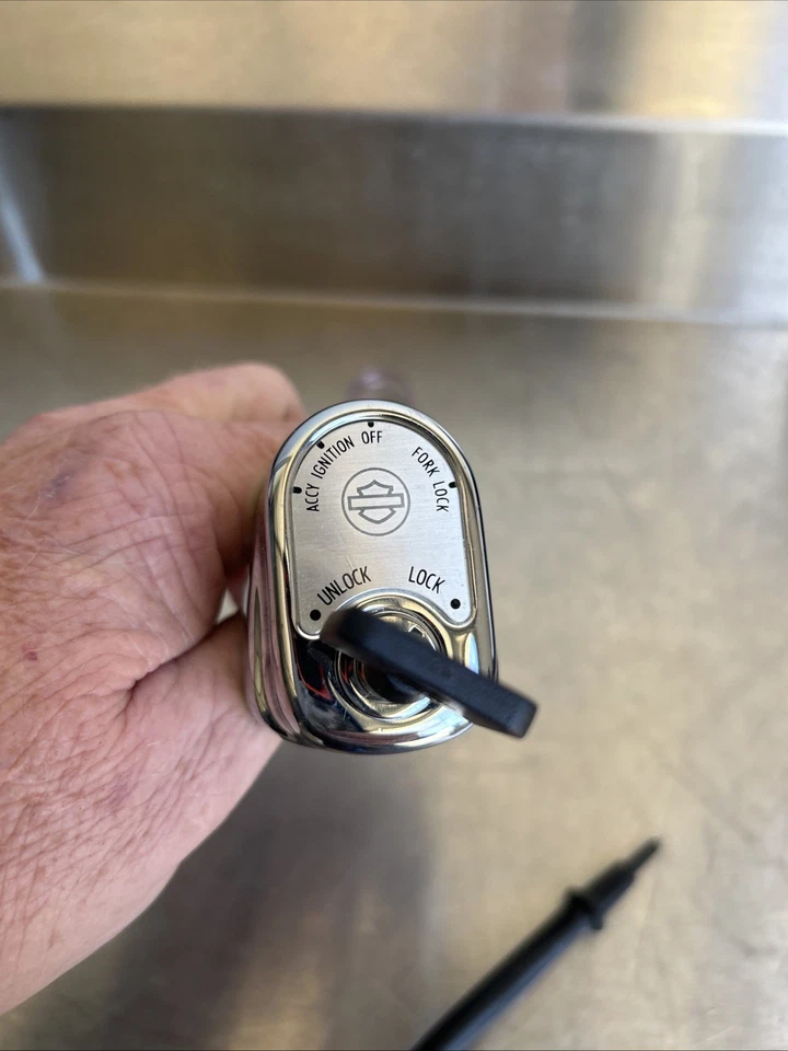 Harley Davidson 全新原始设备制造商开关点火锁旅游 2014 - 2023 NOS 2 KEYS *27 — 第 2/4 张图片