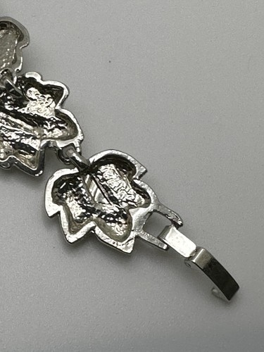 collana bigiotteria foglie uva smalto strass catena girocollo tono argento - Foto 4 di 7