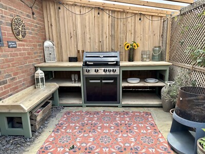 Outdoor Kitchen With BBQ UK