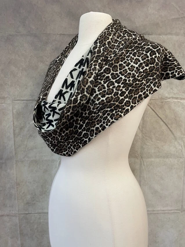 Bufanda infinita para mujer Michael Kors estampado animal talla única Foto 2 de 4