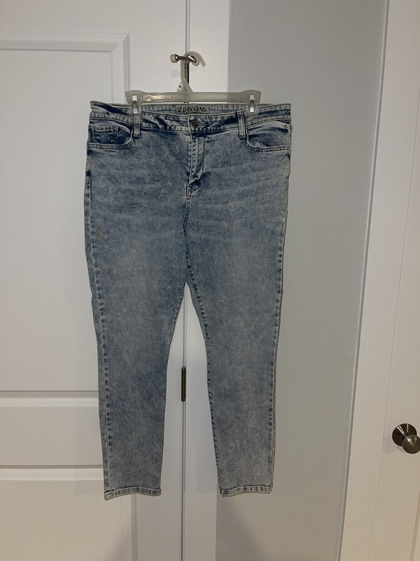 Women's Arizona Jean Co "Light Acid Wash" Jeans Size 17