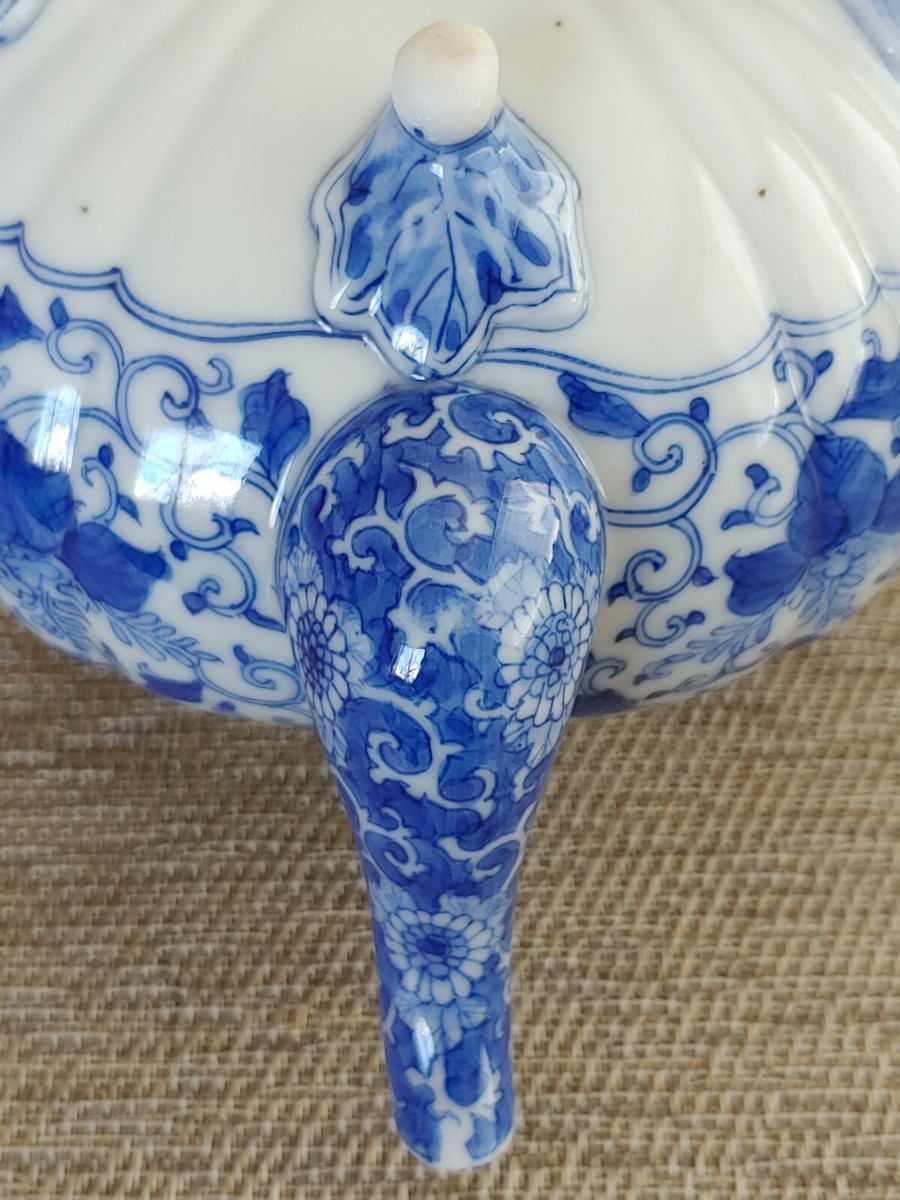 白云堂青花瓷周兵制凤凰瓜楞五足茶壶Japanese Blue White 白云堂青花瓷周兵制凤凰瓜楞五足茶壶Japanese Blue White