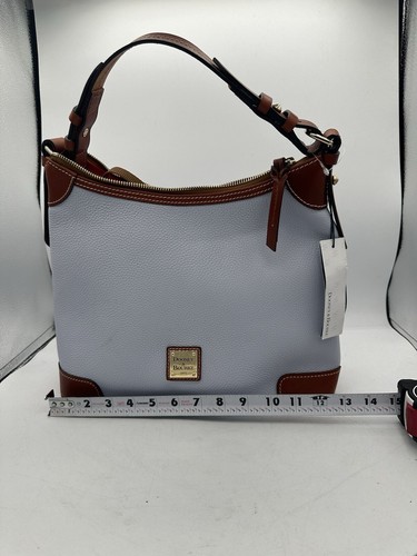 Dooney & Bourke Hobo Bag hellblau genarbtes Leder NEU mit Mängeln - Bild 2 von 7