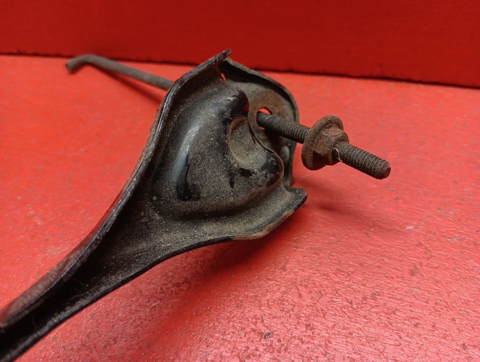 Soporte de sujeción de batería Toyota Lexus 2003-2012 7448126020 Foto 3 de 4