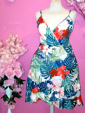 WOMEN PLUS SIZE GREEN FLORAL V NECK RUFFLE SUMMER DRESS ( SIZE 2XL )