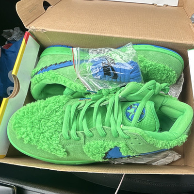 Nike SB Dunk Low Grateful Dead Bear Green Blue Limited Edition 2020 Sneaker