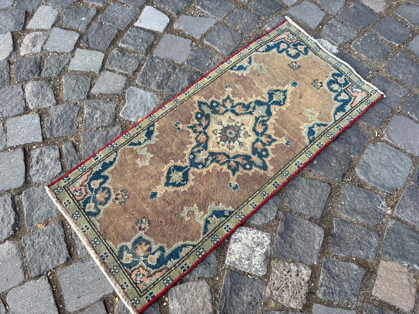 Turkish Small ug, Vintage rug, Handmade wool rug, Entryway rug 1,3 x 2,9 ft