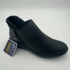 Clarks Women's Kayleigh Ankle Comfort Dress Leather Boot, Black, 7.5 US