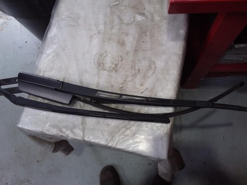HOLDEN ASTRA WIPER ARM FRONT (PAIR), SEDAN/HATCH, TS, 08/98-10/06 98 99 00 01 02