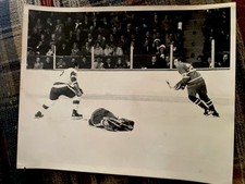 1968 NHL HOCKEY TYPE 1 PHOTO JOHN FERGUSON COLLIDES ROGER CROZIER GOALIE AHL WHA