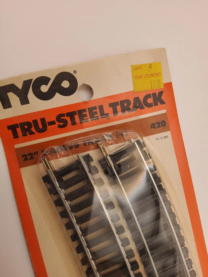 Tyco Curved Tracks 22" Radius 420 - Image 2 of 4