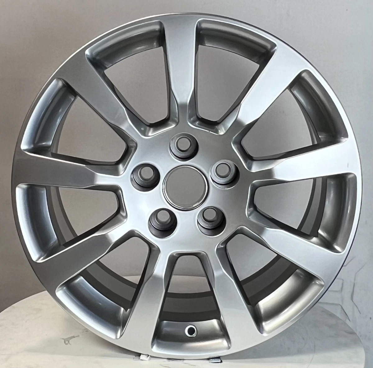 18x8.5 5x120 ET48mm Hyper Silver Rim Cadillac CTS 9597873 4628 