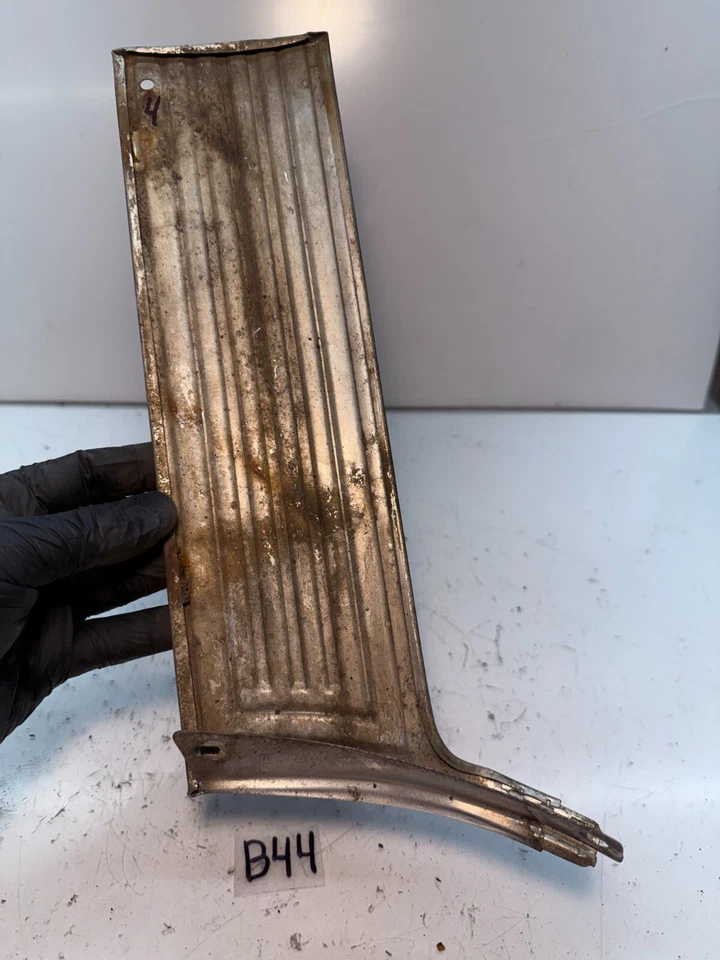 72 GTS Gran Torino Sport 1972 CJ guardabarros moldura B44-4 Foto 4 de 4